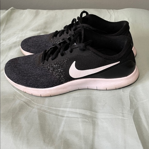 Nike Flex Contact Women's Black and White Sneakers Size 7.5 - Picture 3 of 8